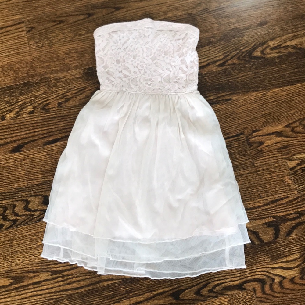 Strapless light pink dress